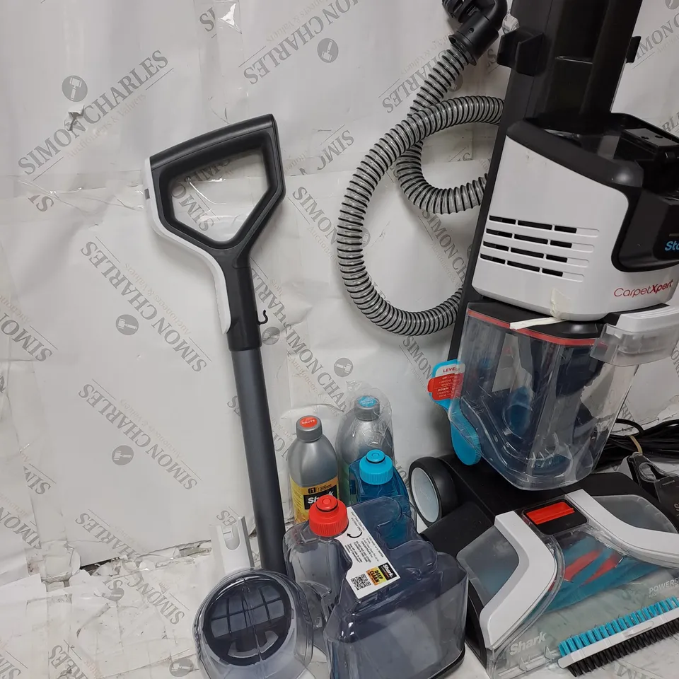SHARK CARPET XPERT DEEP CARPET CLEANER & BUILT IN STAIN STRIKER EX200UK - COLLECTION ONLY