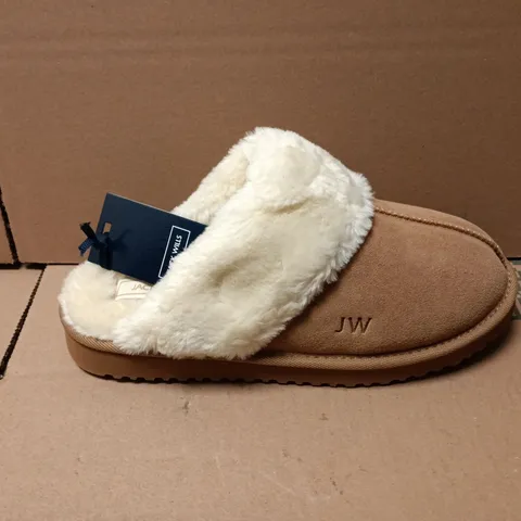 UNBOXED PAIR OF JACK WILLS MULE SLEEPER IN TAN - UK 9