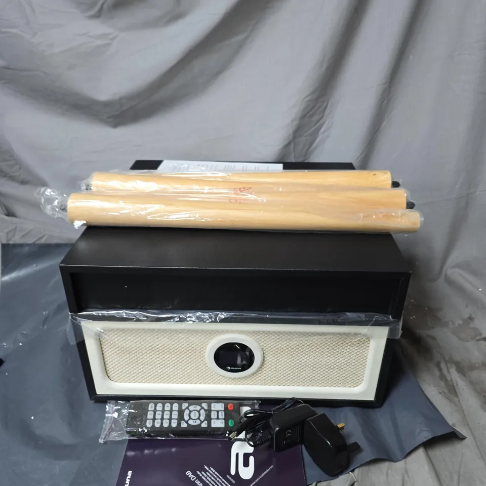 AUNA SARAH ANN TURNTABLE WITH DAB+ RADIO