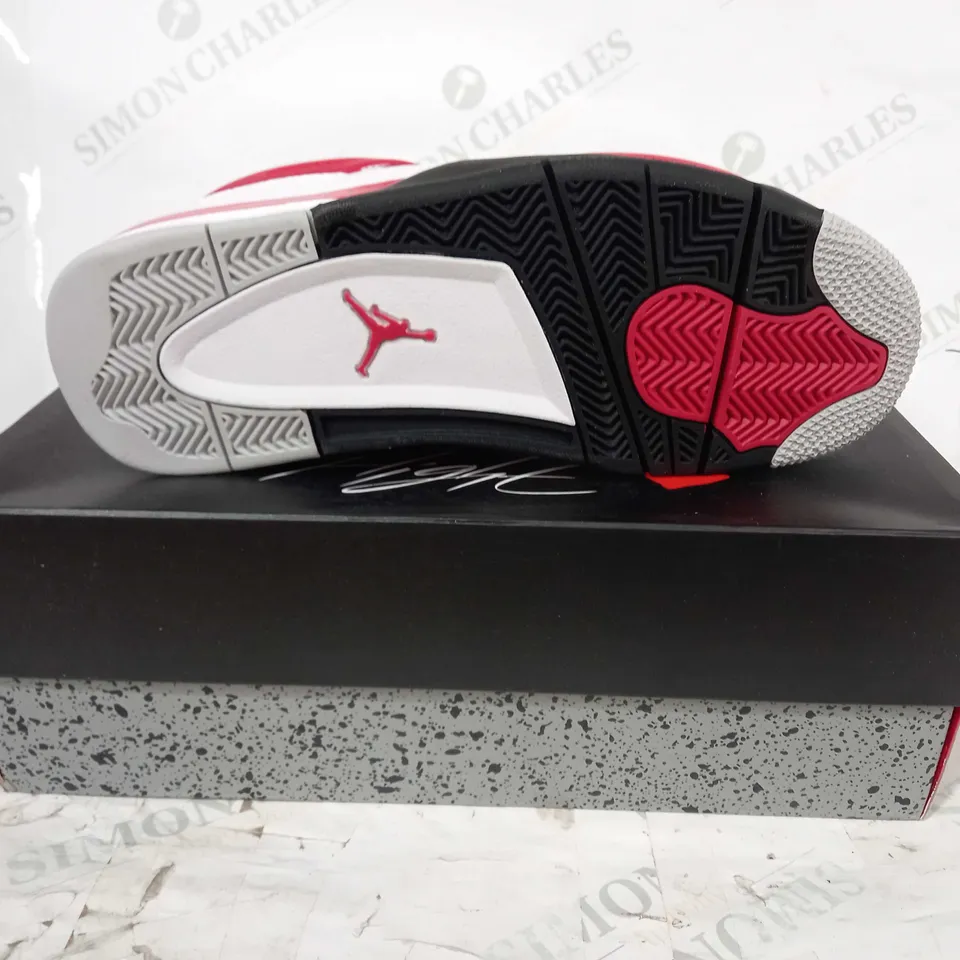 BOXED PAIR OF AIR JORDAN 4 RETRO SHOES IN WHITE/RED CEMENT COLOUR UK SIZE 10