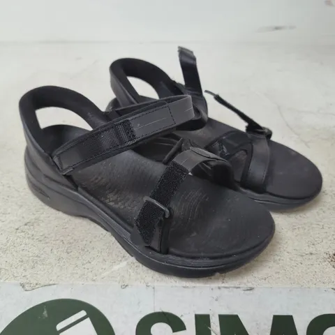 SKECHERS GO WALK ARCH FIT SANDALS - 5