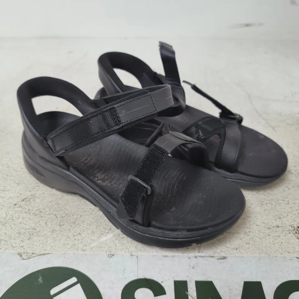 SKECHERS GO WALK ARCH FIT SANDALS - 5
