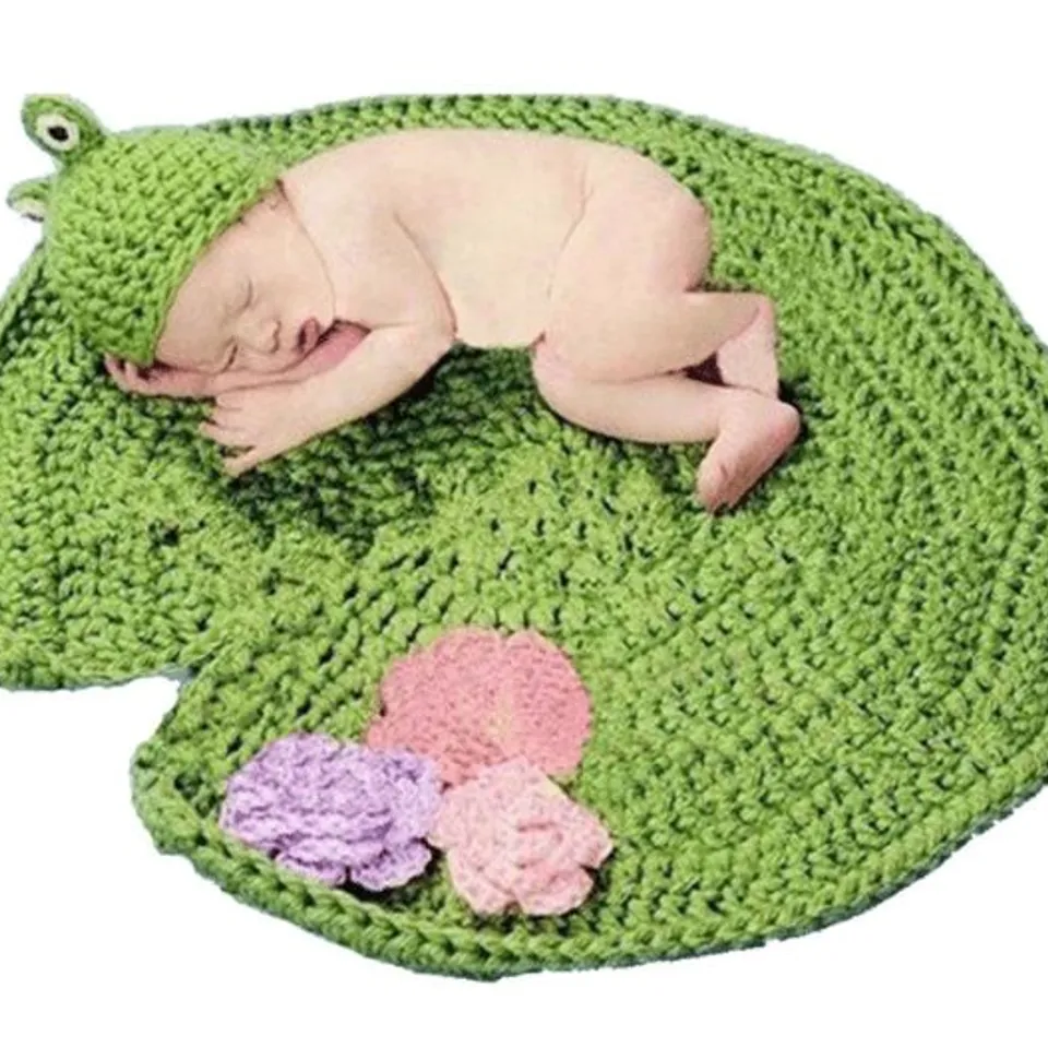 APPROXIMATELY 5 BRAND NEW CROCHET FROG DRESS UP OUTFIT WITH LILY PAD 