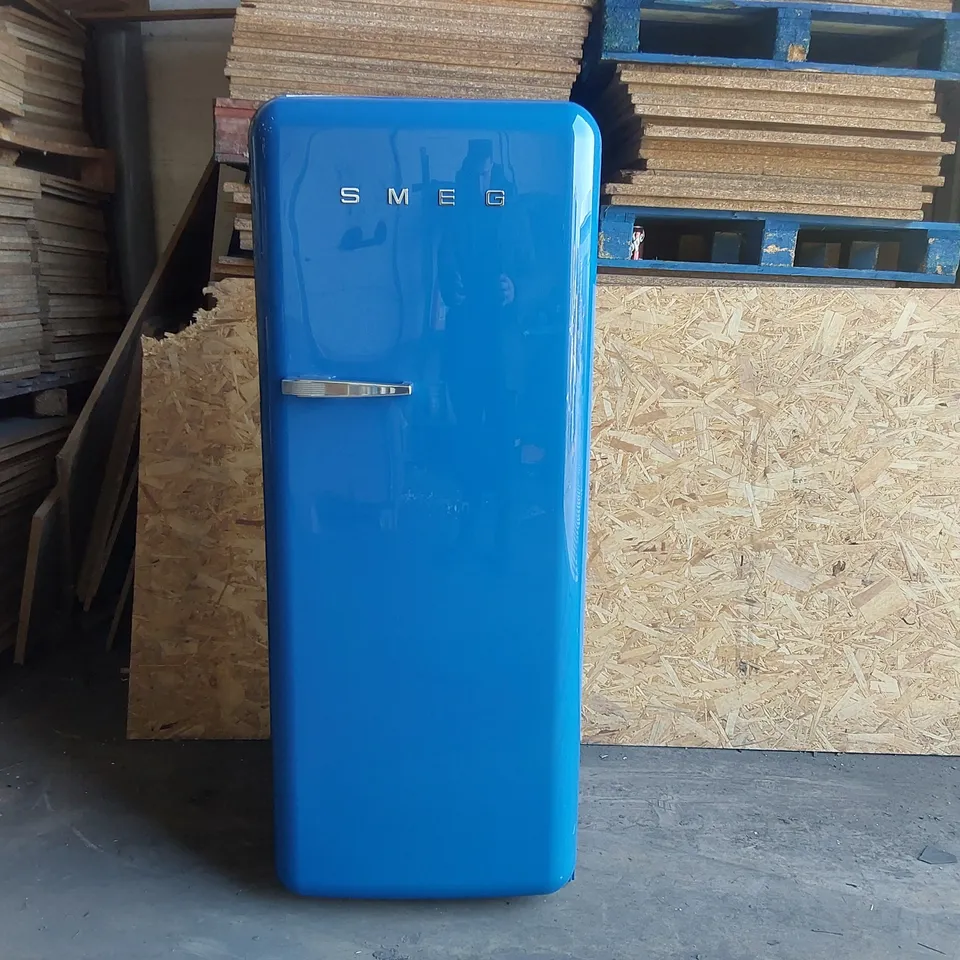 SMEG FAB28RBES 50'S RETRO STYLE CLASSIC REFRIGERATOR IN BLUE