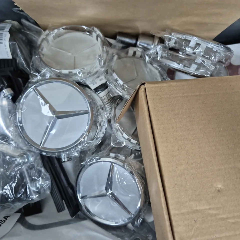 APPROXIMATELY 10 ASSORTED VEHICLE PARTS AND ACCESSORIES TO INCLUDE DAYTIME RUNNING LIGHTS LED MODULE SET, HD WIRELESS WELCOME LAMP, ETC - COLLECTION ONLY