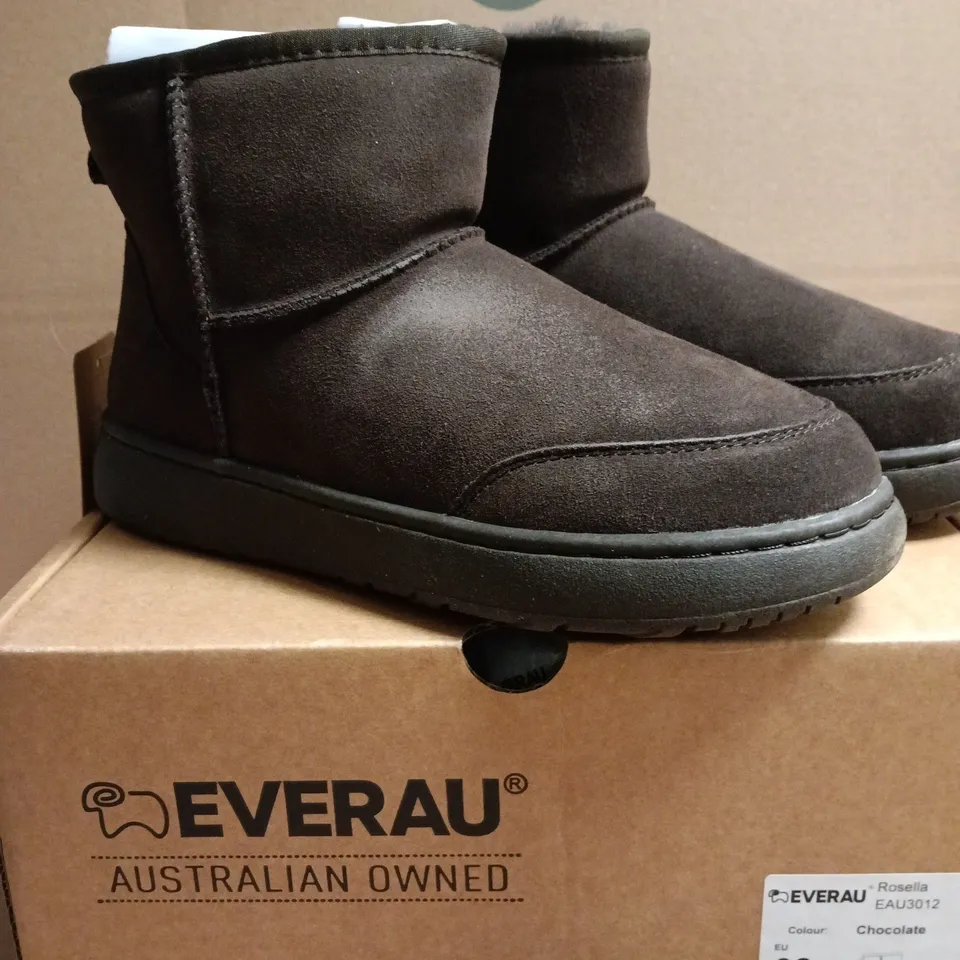 BOXED PAIR OF EVERAU ROSELLA BOOTS – CHOCOLATE, UK 5 
