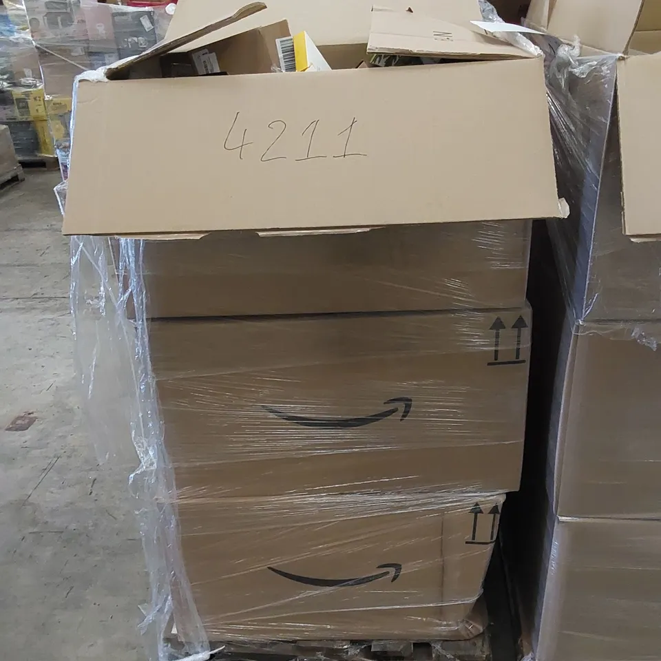 PALLET OF ASSORTED HOUSEHOLD ITEMS AND CONSUMER PRODUCTS. INCLUDES MOUSE TRAPS, SPORTS NUTRITION CAPSULES, TOY CARS ETC 