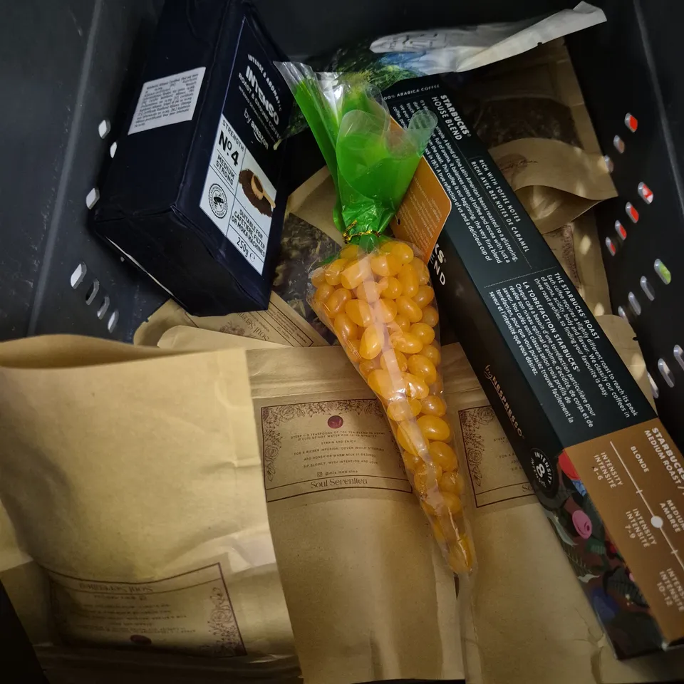 APPROXIMATELY 15 ASSORTED FOOD AND DRINK PRODUCTS TO INCLUDE - LINDT STRAWBERRIES & CREAM - EGMONT MANUKA HONEY 100+ - STARBUCK NESPRESSO PODS - ETC