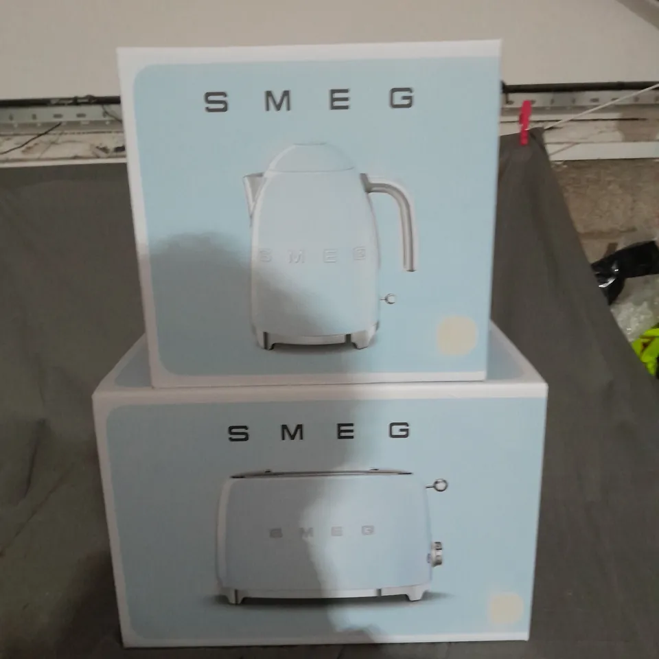 SMEG 50'S STYLE KETTLE AND 2 SLICE TOASTER, CREAM