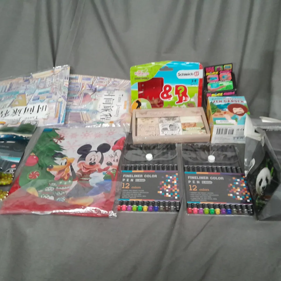 LOT OF ASSORTED TOYS AND GAMES TO INCLUDE COLOURING PENS, HOT WHEELS AND NICE CUBE