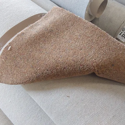 ROLL OF QUALITY DIM HEATHERS CARPET - APPROXIMATELY 4 x 5.6m