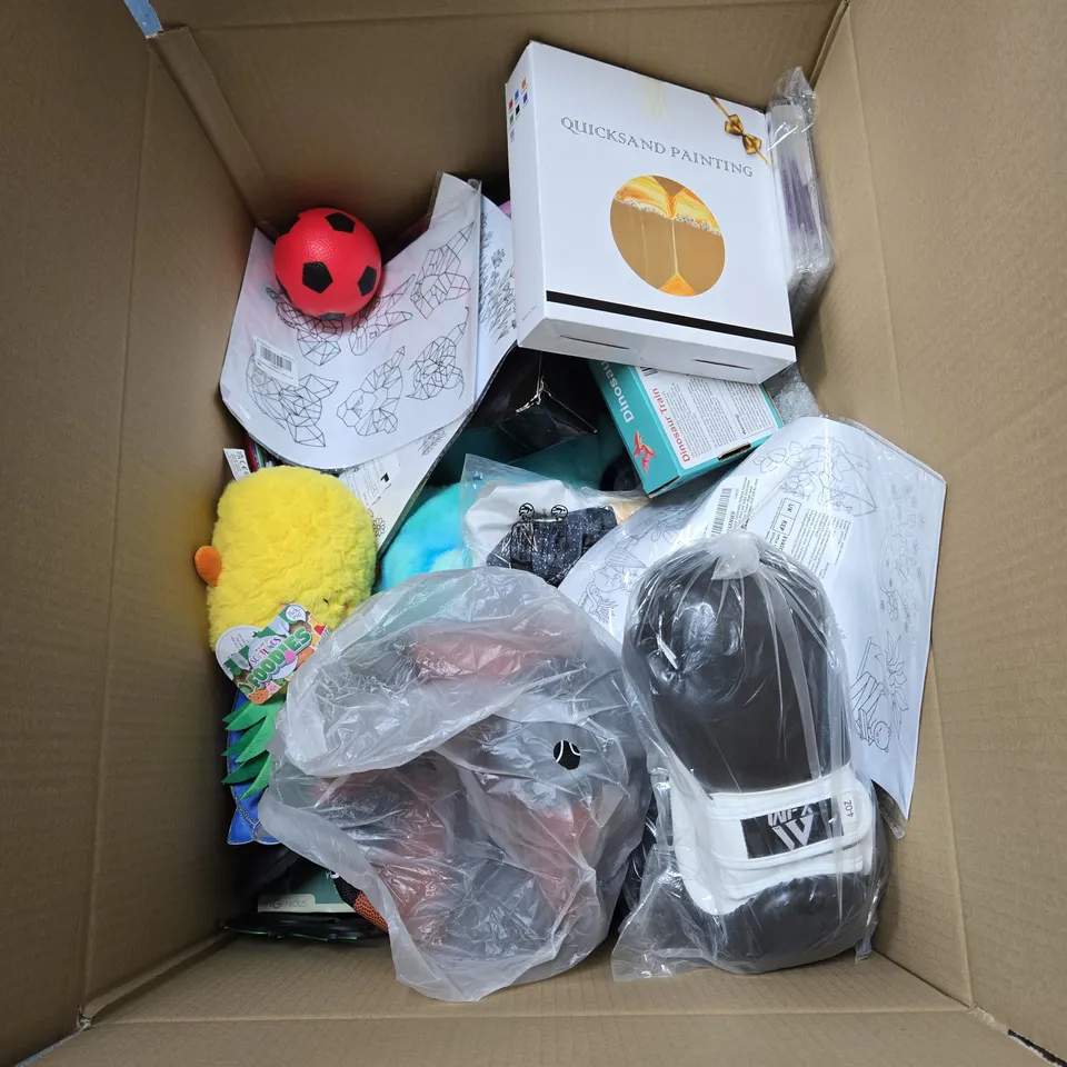 BOX OF APPROXIMATELY 25 ASSORTED ITEMS OF TOYS AND GAMES INCLUDING PINEAPPLE SOFT TOY, FOOTBALL, QUICKSAND PAINTING KIT, DINOSAUR TRAIN AND TOOT TOOT DRIVERS RACE CAR