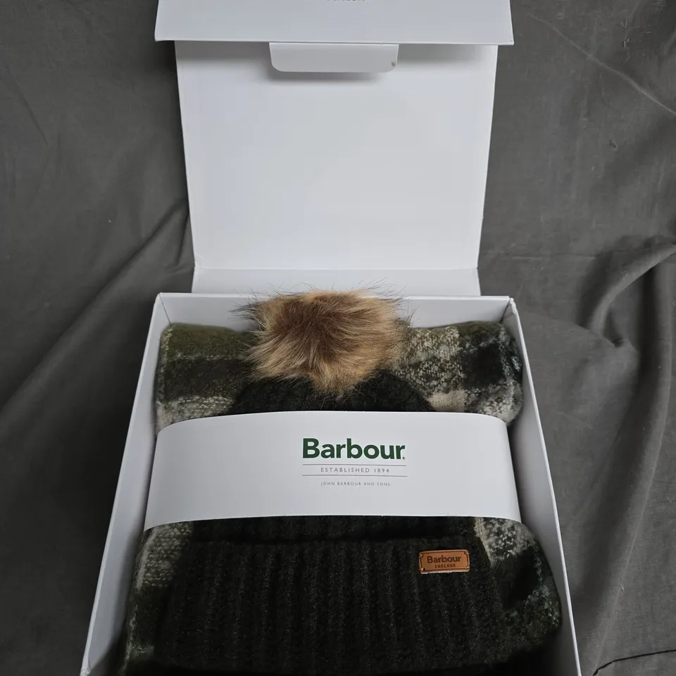BOXED BARBOUR WOMENS ANCIENT LODEN/DARK GREEN SALTBURN BEANIE & SCARF GIFTSET