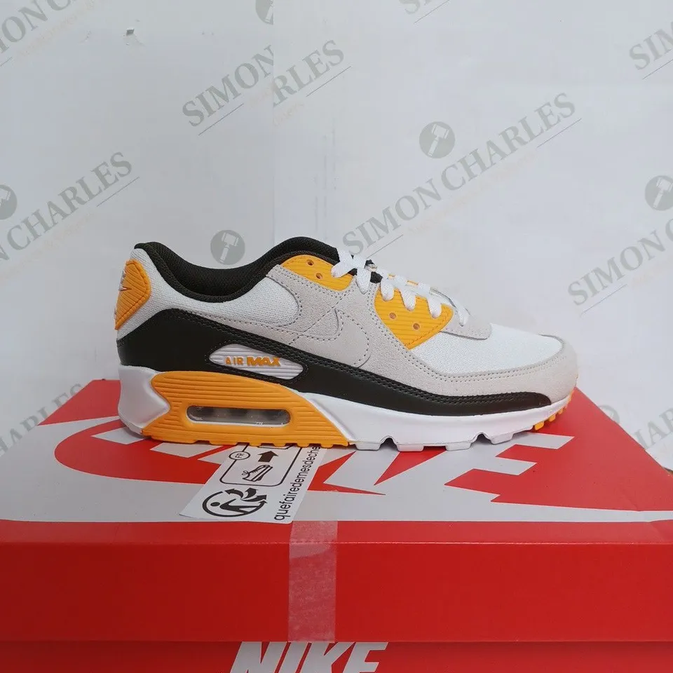 BOXED NIKE AIR MAX 90 IN WHITE & ORANGE - UK 6 