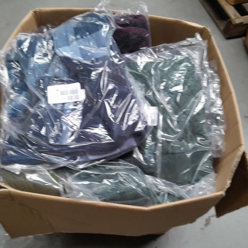 LOT OF APPROXIMATELY 20 ASSORTED CLOTHING ITEMS TO INCLUDE JULIEN MCDONALD, RUTH LANGSFORD AND D&CO