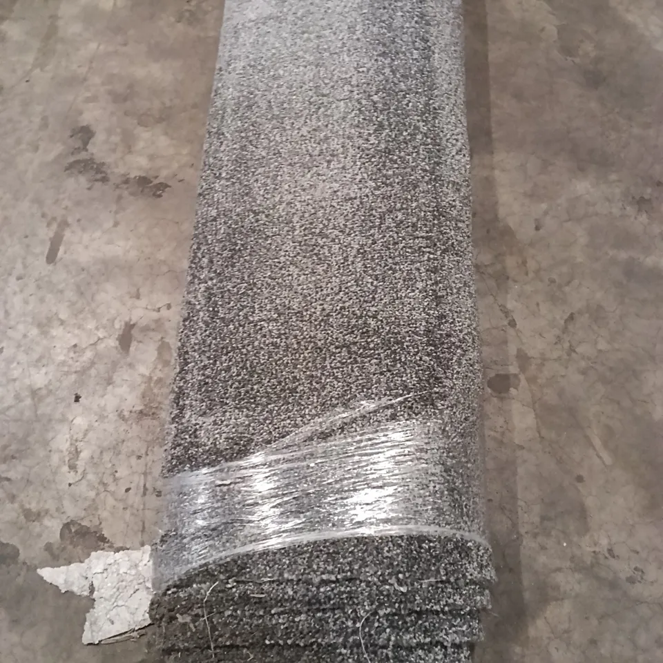 ROLL OF HILLSIDE FRENCH GREY APPROX SIZE: 1.90M X 4.00M