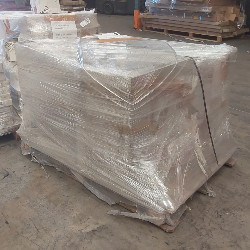 PALLET CONTAINING A VERY LARGE QUANTITY OF ASSORTED TILES