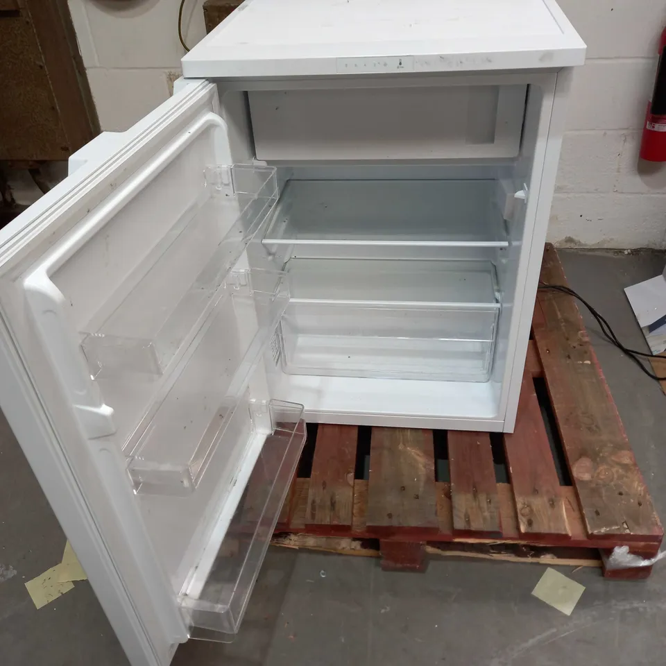 ZANUSSI STANDING WHITE FREEZER 