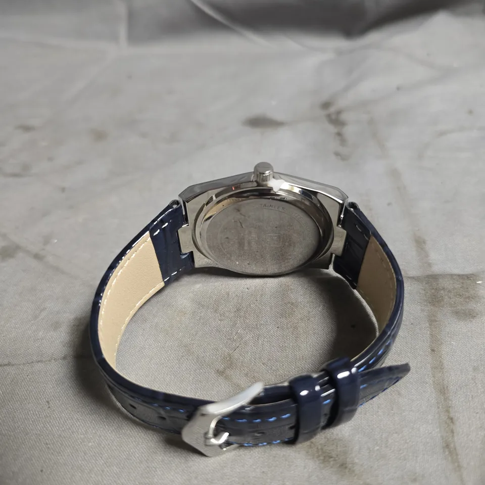 BOXED ERNEST FERDINAND QUARTZ WATCH – BLUE DIAL