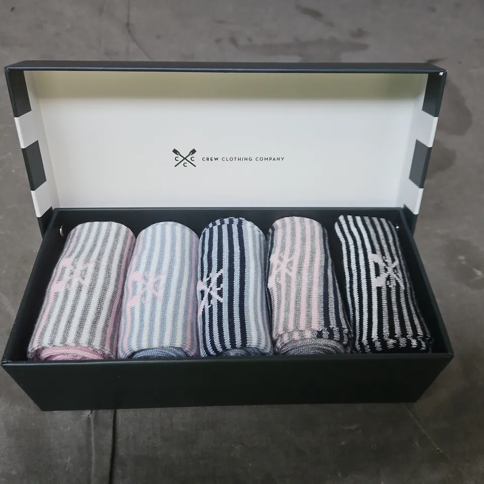 CREW CLOTHING COMPANY PACK OF 5 PAIRS OF SOCKS IN A PRESENTATION BOX ONE SIZE 