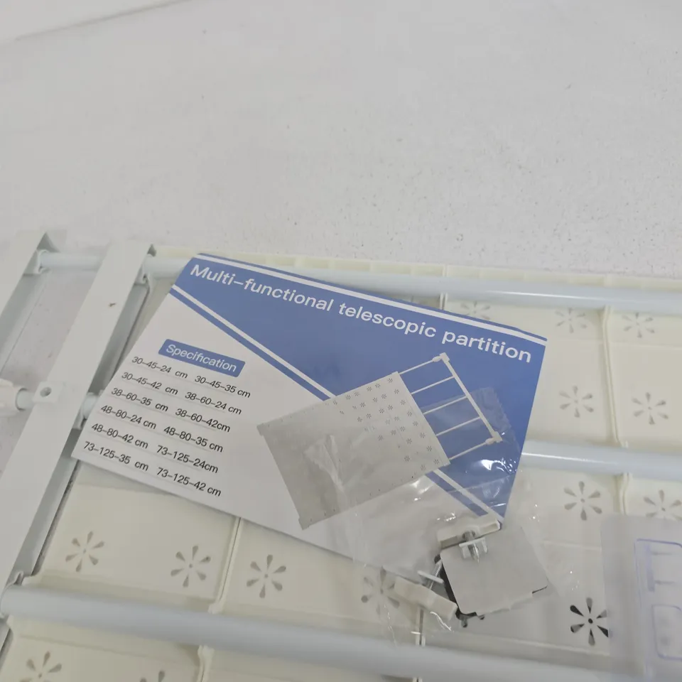 MULTI-FUNCTIONAL TELESCOPIC PARTITION