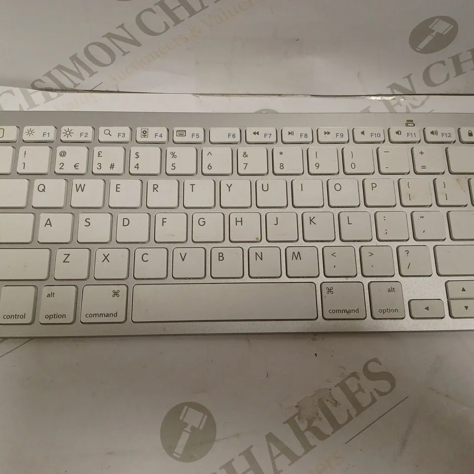 OMOTON WIRELESS KEYBOARD - WHITE