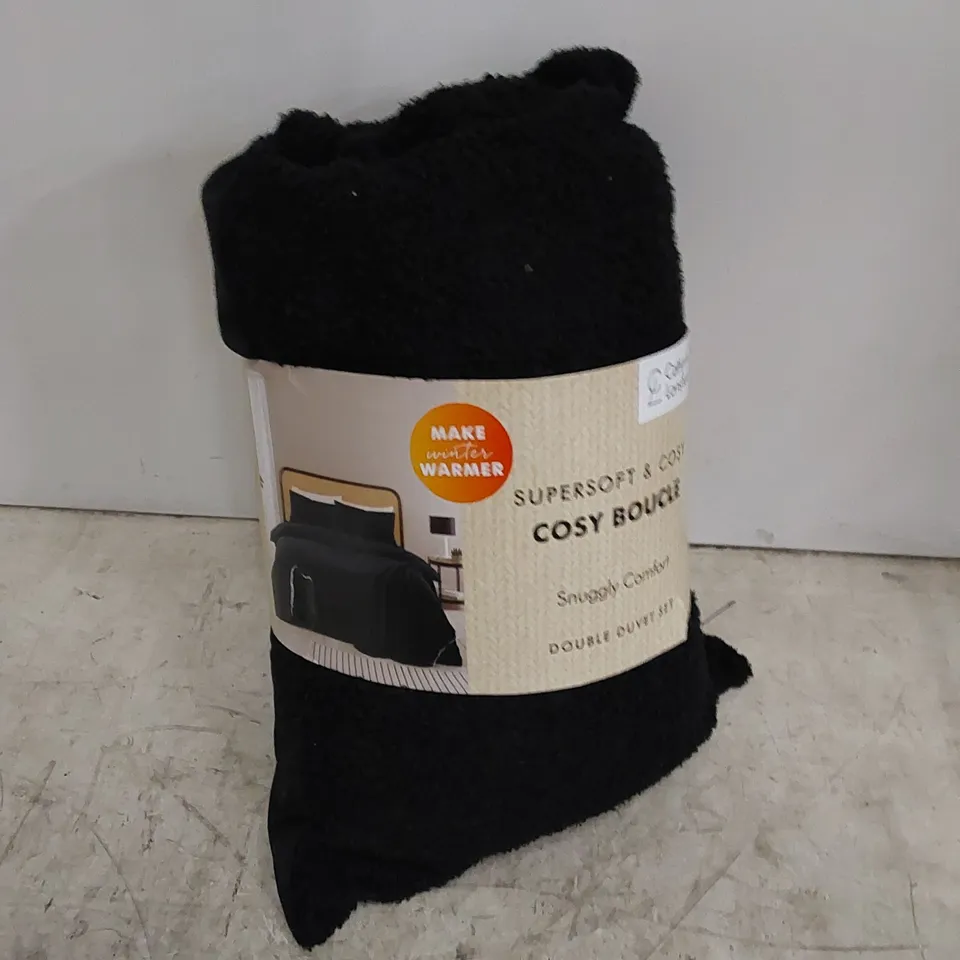 SOFT BOUCLE DUVET COVER SET// SIZE: DOUBLE