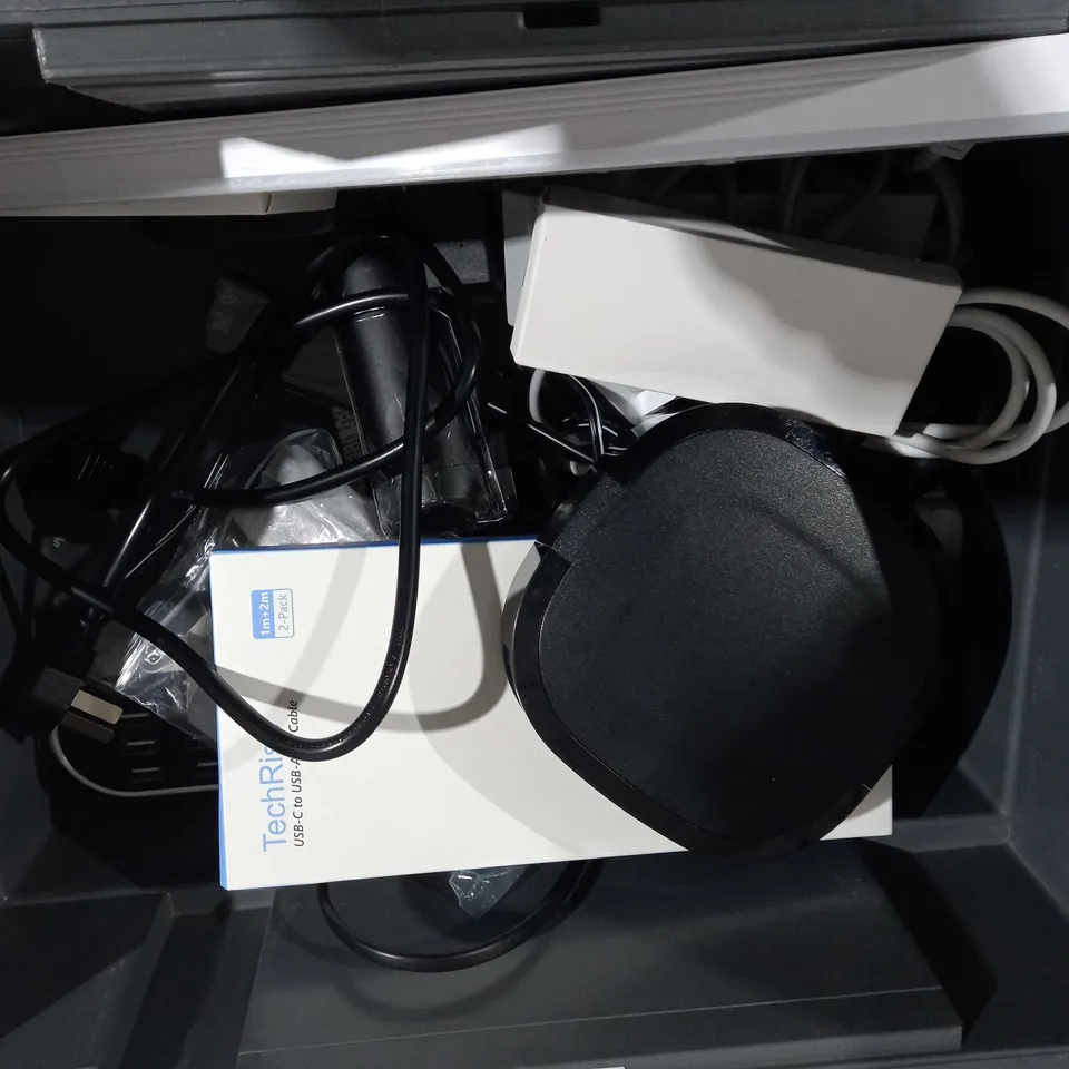 APPROX 15 HOUSEHOLD ITEMS TO INCLUDE AMAZON STICK, TALK TALK ROUTER, USB CABLES