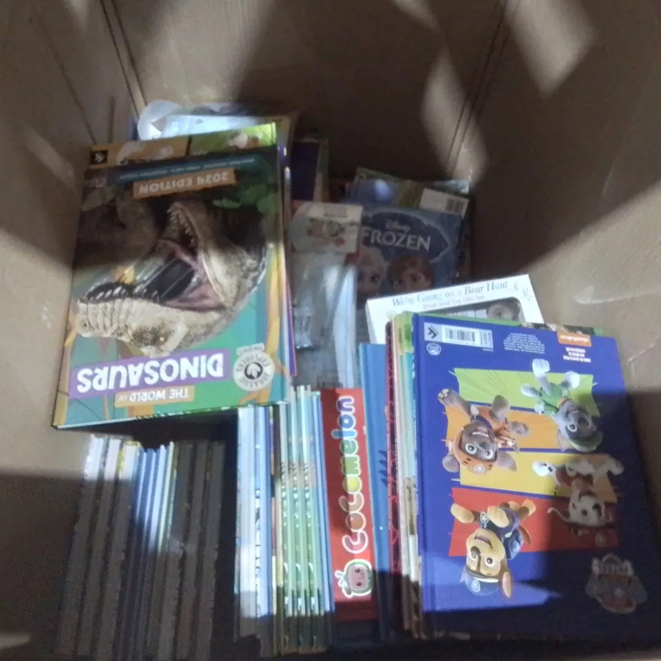 LARGE QUANTITY OF ASSORTED BRAND NEW 2024 ANNUALS TO INCLUDE PAW PATROL, BEANO, DINOSAURS AND COCOMELON