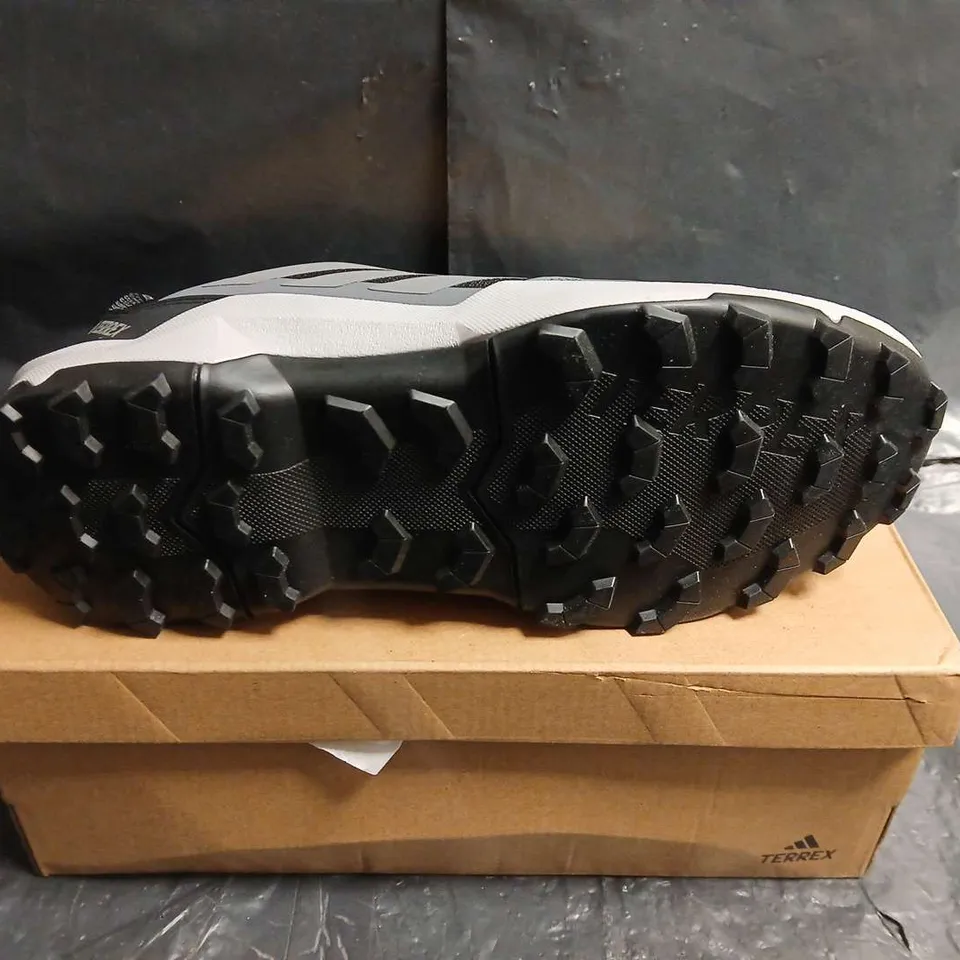 ADIDAS TERREX TRAIL SHOES – BLACK & GREY - UK SIZE 5