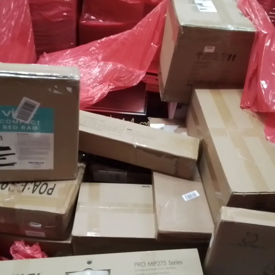 PALLET CONTAINING VARIOUS ASSORTED BOXED HOUSEHOLD ITEMS TO INCLUDE: FOOT SPA, 27" MP275 PC MONITOR, PET PLAYPEN, AND LOTS MORE UNMARKED BOXED ITEMS 