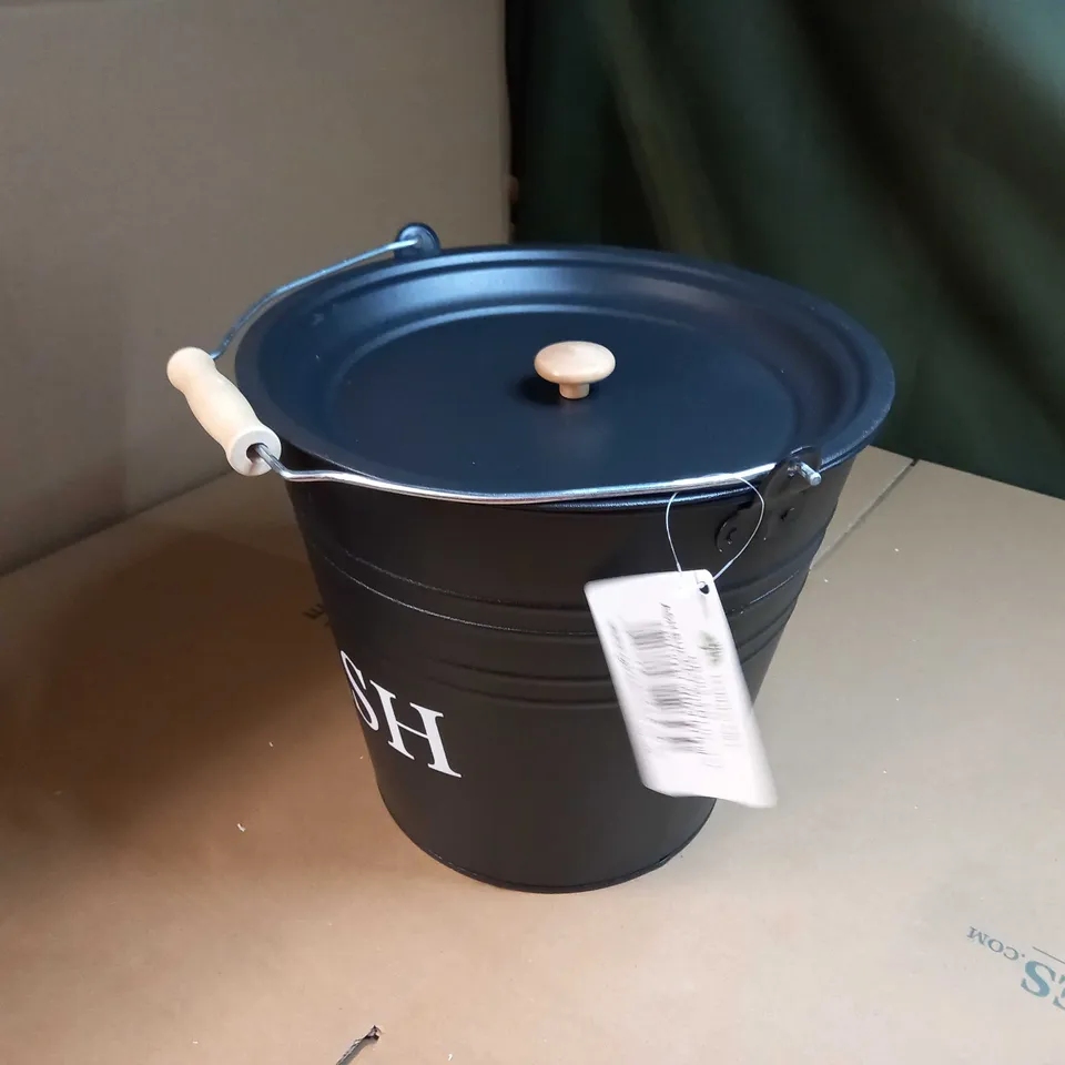 DESIGNER 12L ASH BUCKET WITH LID