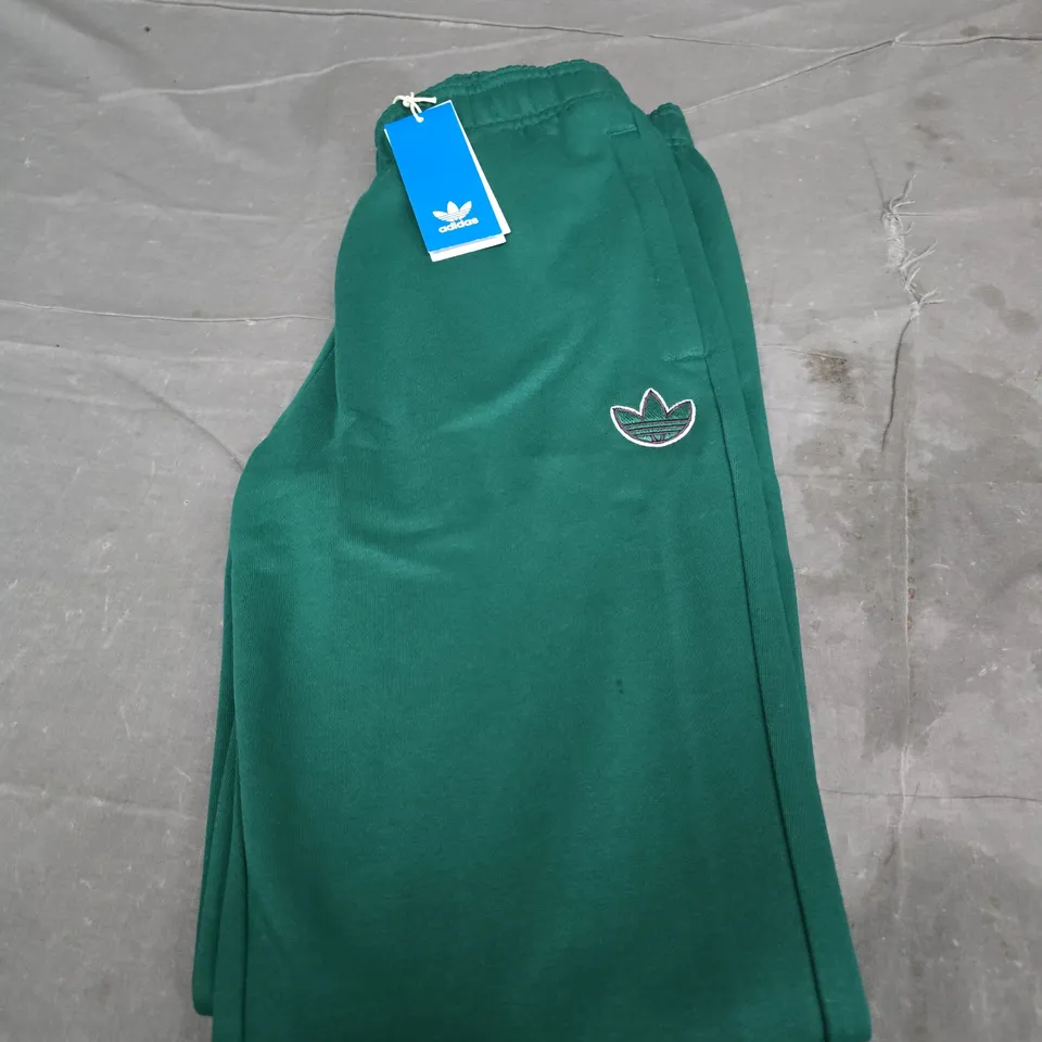 ADIDAS TRACK PANTS – 13/14 YEARS