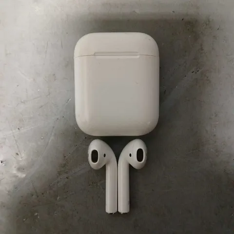 APPLE AIR PODS 1ST GEN 