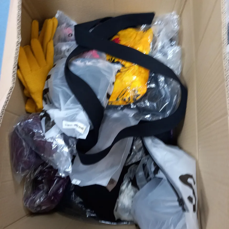 BOX OF APPROXIMATELY 20 CLOTHING ITEMS TO INCLUDE T-SHIRTS, VESTS, DRESSES ETC