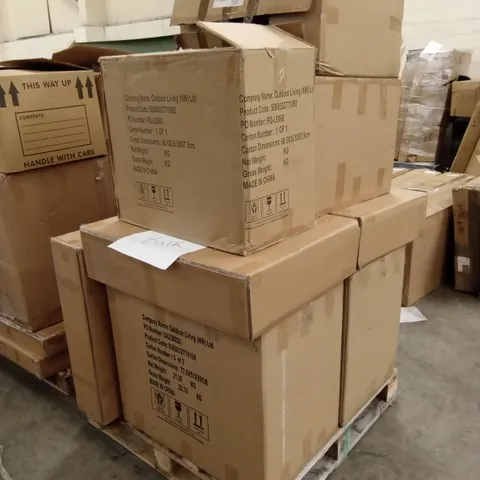 PALLET OF ASSORTED INCOMPLETE OUTDOOR GARDEN RATTAN SETS AND GARDEN FURNITURE PARTS ETC
