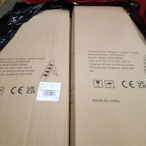 PALLET CONTAINING LARGE QUANTITY OF 4-STEP STEP LADDERS