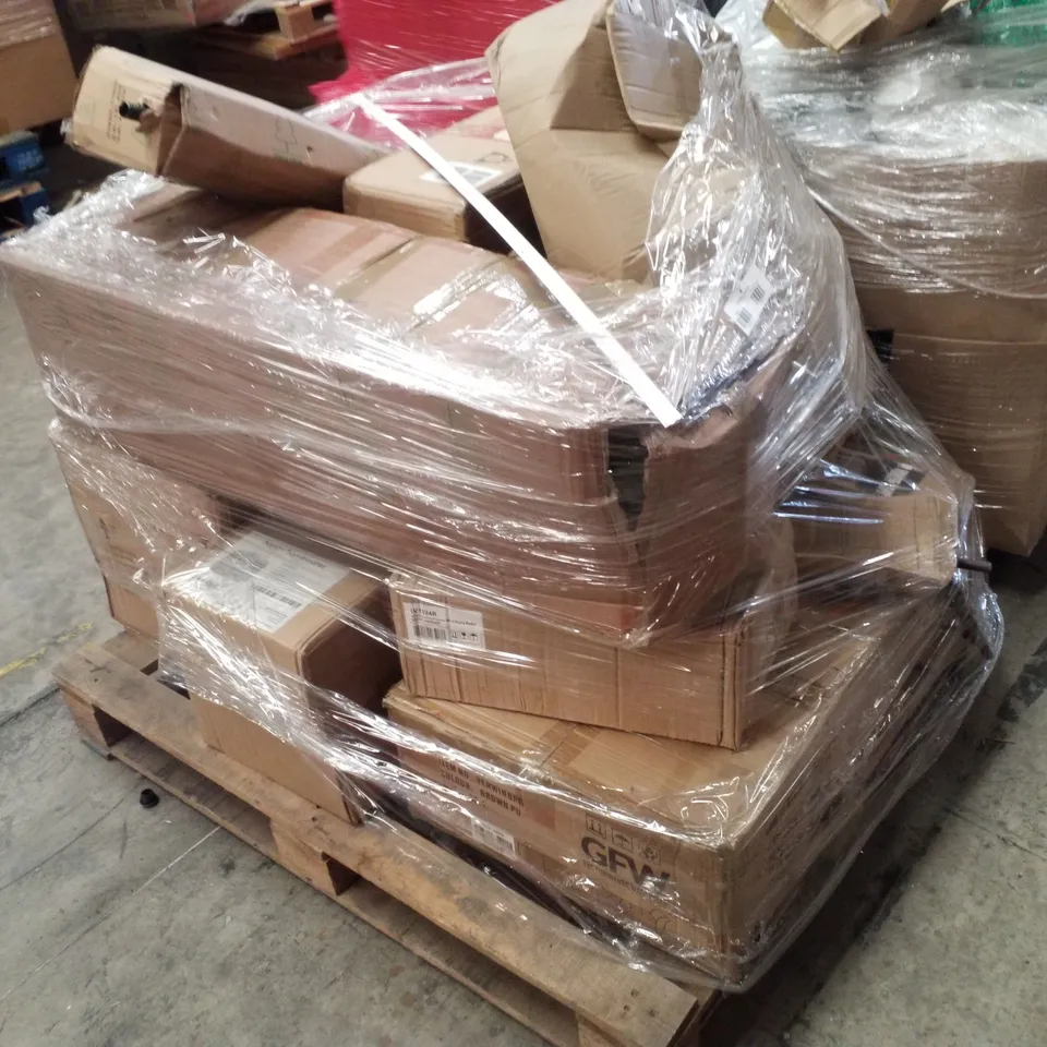PALLET CONTAINING ASSORTED PRODUCTS INCLUDING WINDOW SEAT, CHRISTMAS TREE, LAMP SHADE & ANTIQUE VASE
