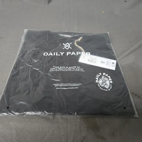 BAGGED DAILY PAPER IDENTITY SS TEE SIZE L