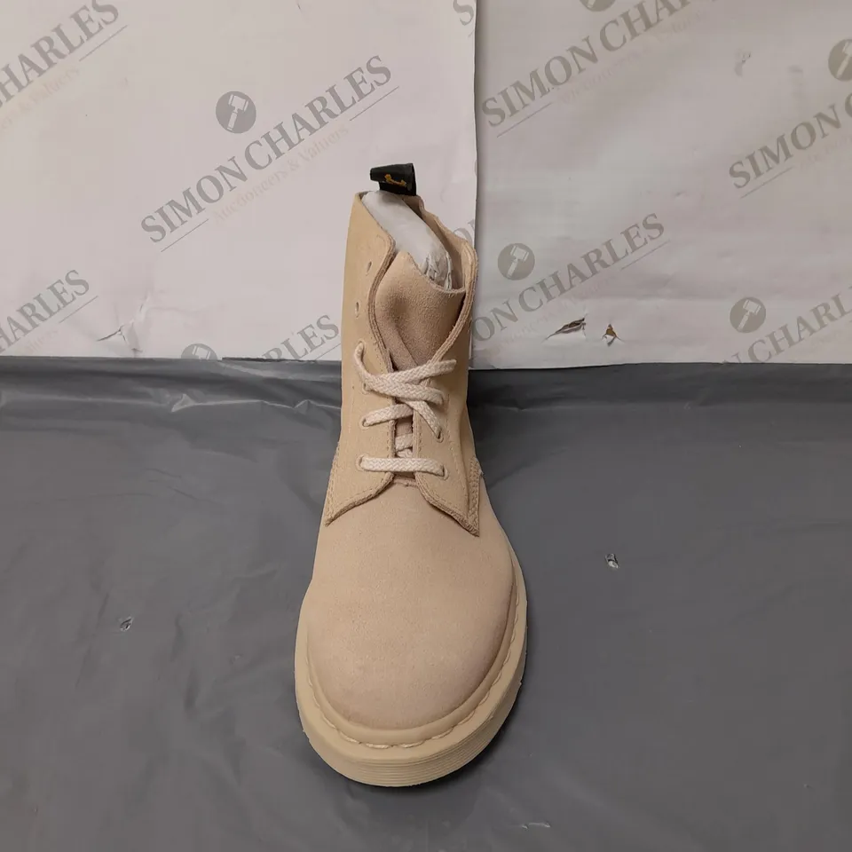 DR MARTENS SUEDE BOOTS CREAM SIZE 8
