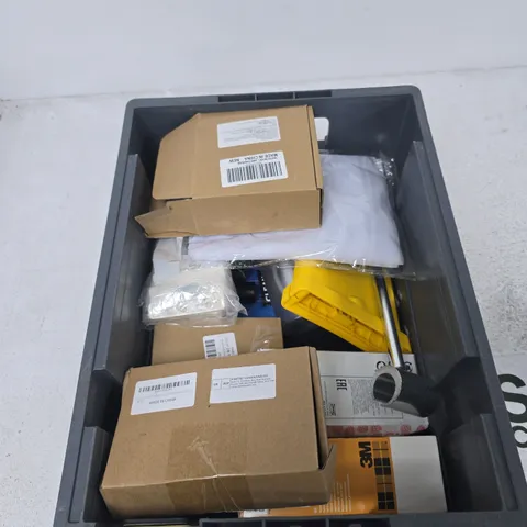TOTE OF APPROXIMATELY 12 ASSORTED ITEMS TO INCLUDE: SEENDA WIRELESS MOUSE