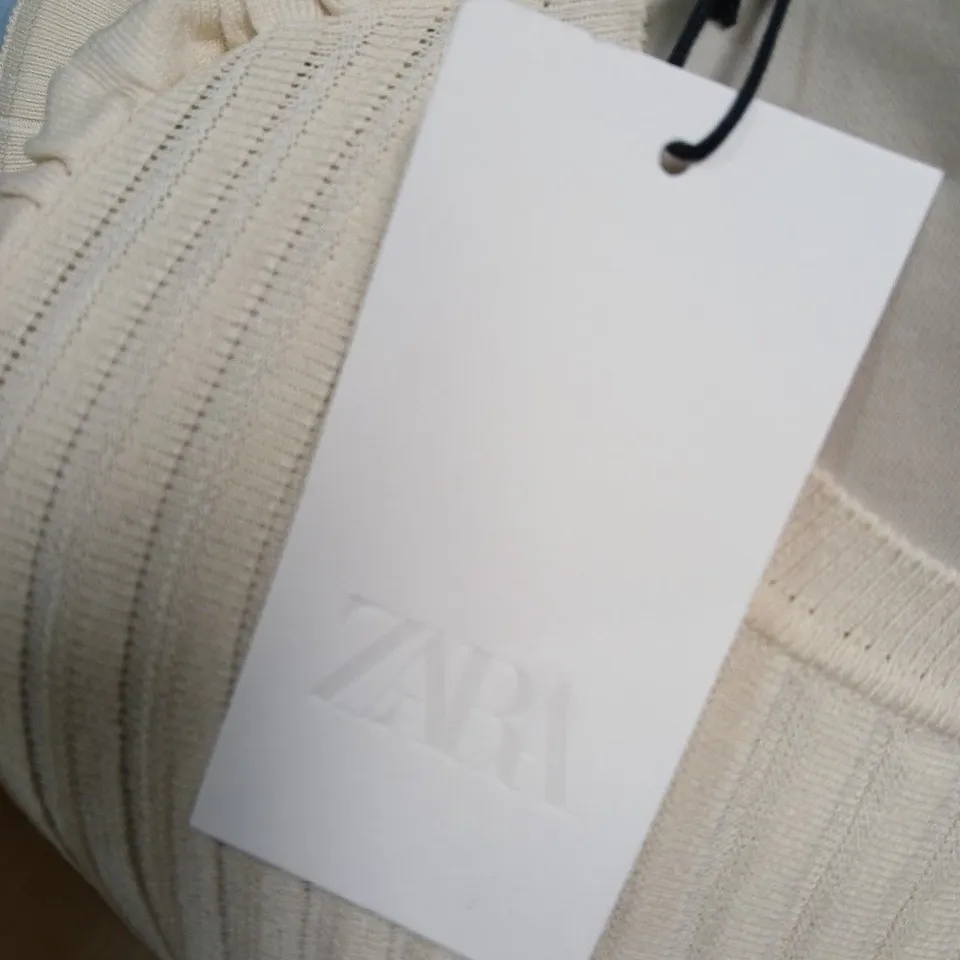 ZARA CREAM KNIT TOP WITH RUFFLE SLEEVES – UK M (US S)