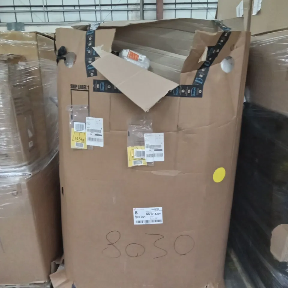 PALLET OF ASSORTED ITEMS INCLUDING DELONGHI 4 SLICE TOASTER, OUTDOOR HIKING BACKPACKS, OFFITECTURE 300MM BUBBLE WRAP ROLL