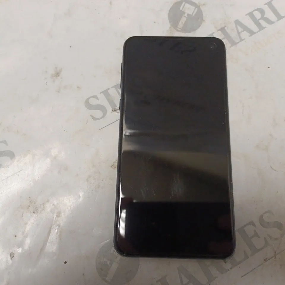 SAMSUNG S10e