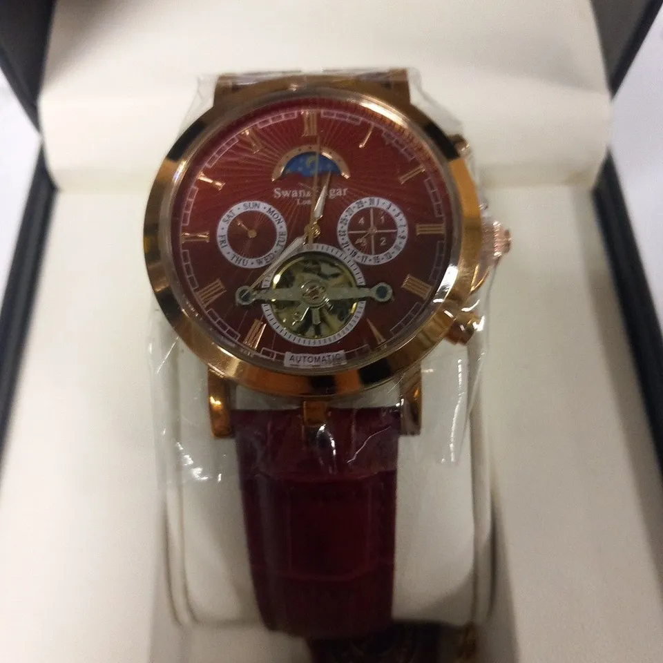 BOXED SWAN & EDGAR RED LEATHER STRAP AND GOLD CASING WRIST WATCH 