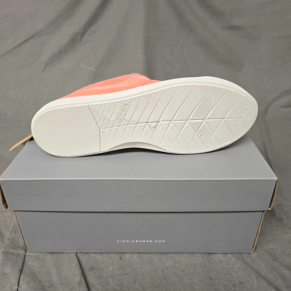 BOXED PAIR OF VIONIC VENICE SLIP ONS IN PAPAYA - 6