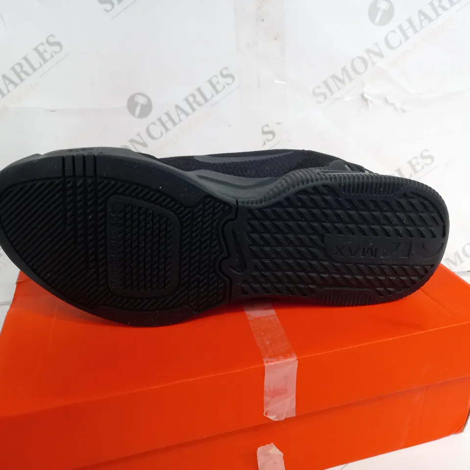 BOXED PAIR OF NIKE AIR MAX BLACK TRAINERS SIZE 6