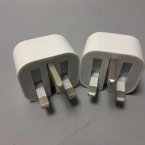 APPROXIMATELY 190 FOLDING APPLE 20W USB-C PLUGS IN WHITE