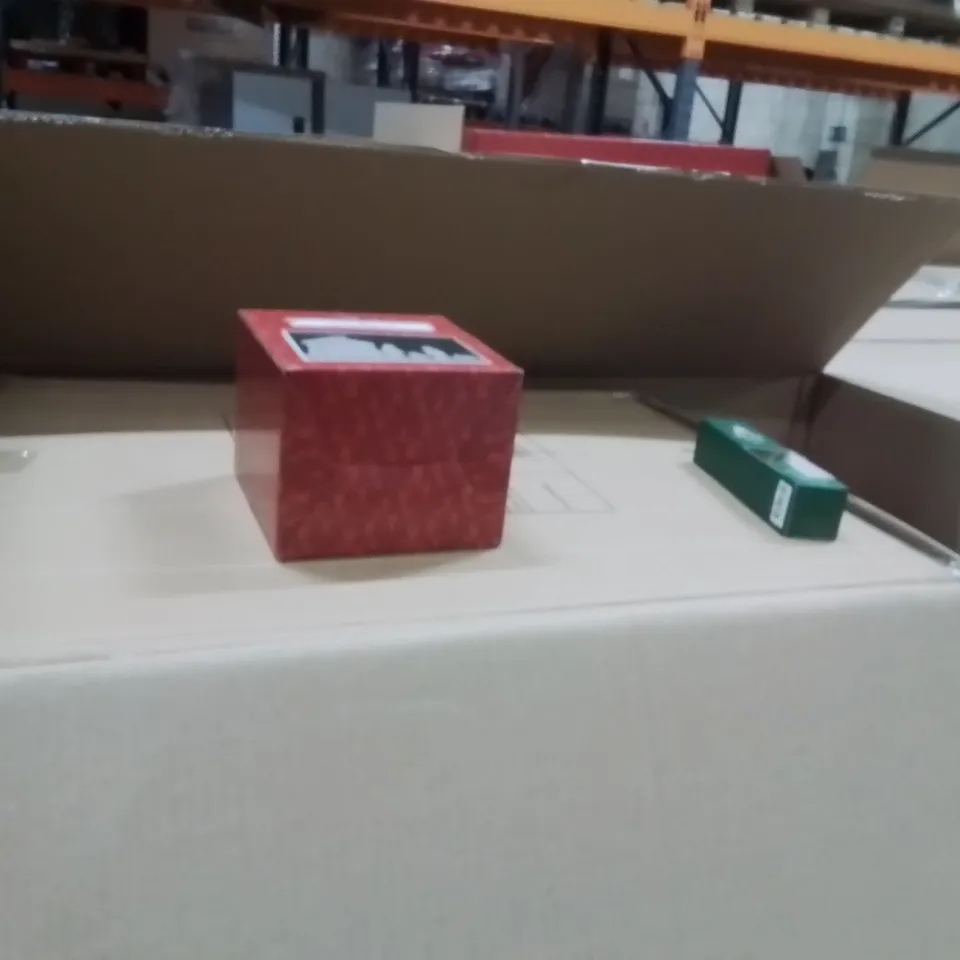 PALLET CONTAINING A LARGE QUANTITY OF ASSORTED CHRISTMAS DECORATIONS AND PRODUCTS TO INCLUDE;CERAMIC NATIVY,PERFUME DIFFUSER,CHRISTMAS CUPS