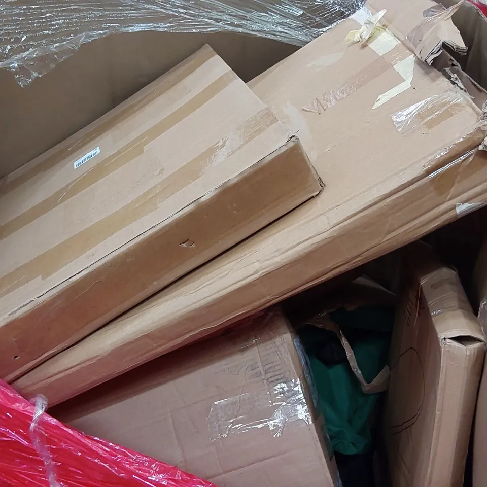 PALLET OF ASSORTED CONSUMER PRODUCTS TO INCLUDE: COFFEE TABLE, TOILET SEAT ECT